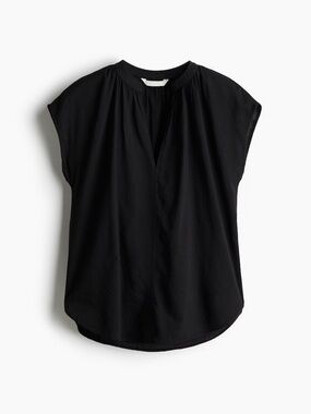 Roz & Ali Black Sleeveless Split-Neck Blouse